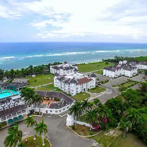 https://seacastles-by-the-beach-pool.hotelsmontegobay.org