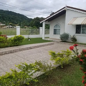  Holiday home Private And Cozy Jamaica